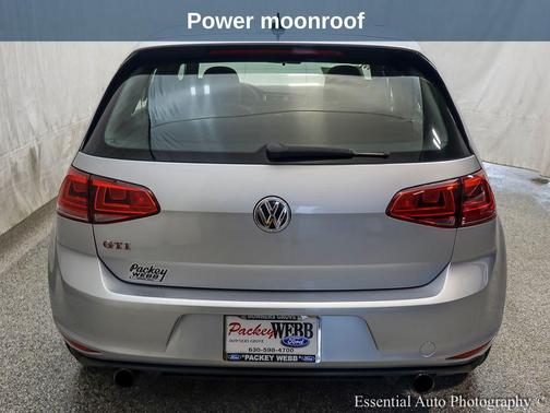 2017 Volkswagen Golf GTI 2.0T SE 4-Door