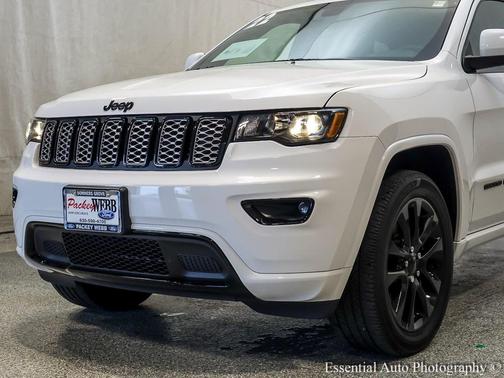 2022 Jeep Grand Cherokee Laredo