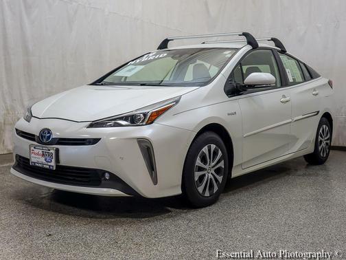 Blizzard Pearl 2019 Toyota Prius XLE