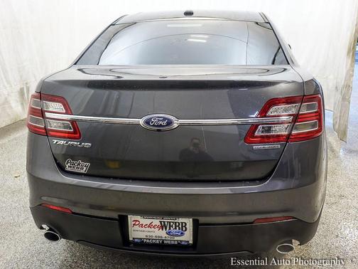 2018 Ford Taurus SE