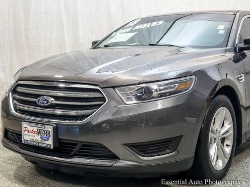 2018 Ford Taurus SE