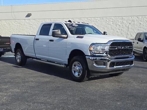 2024 RAM 2500 Tradesman Crew Cab 4x4 8' Box