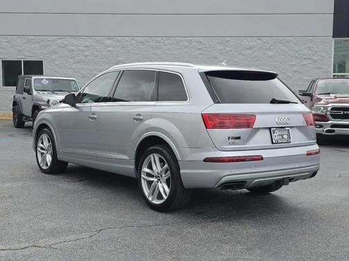 Florett Silver Metallic 2018 Audi Q7 3.0T Prestige