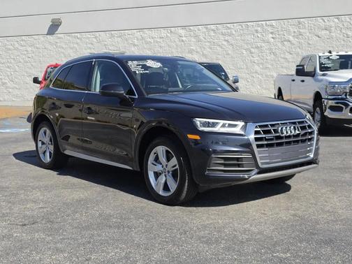 BLACK 2019 Audi Q5 2.0T Premium Plus