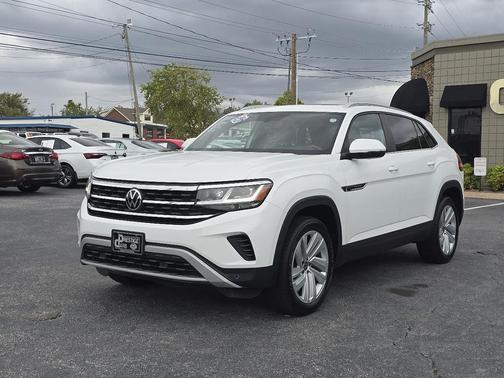 2022 Volkswagen Atlas Cross Sport 2.0T SE w/Technology 4MOTION