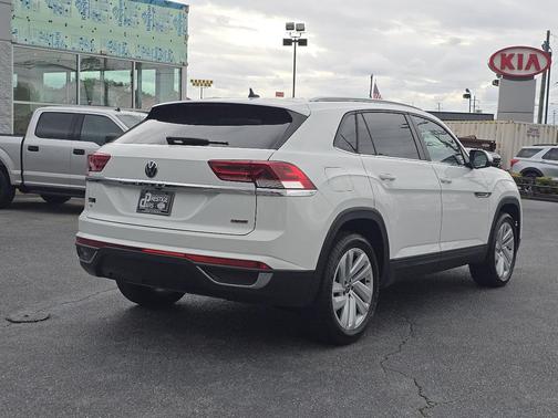2022 Volkswagen Atlas Cross Sport 2.0T SE w/Technology 4MOTION