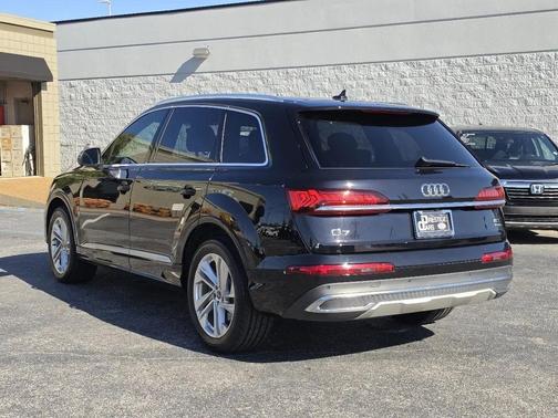 BLACK 2021 Audi Q7 55 Premium Plus