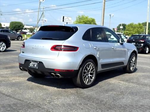 2018 Porsche Macan Base
