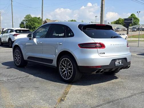 2018 Porsche Macan Base