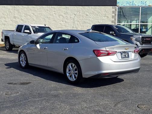 2022 Chevrolet Malibu FWD LT