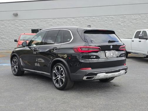 Black Sapphire Metallic 2021 BMW X5 sDrive40i