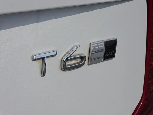 Crystal White Pearl 2016 Volvo XC90 T6 Inscription