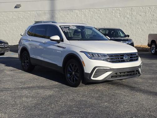 WHITE 2022 Volkswagen Tiguan 2.0T SE