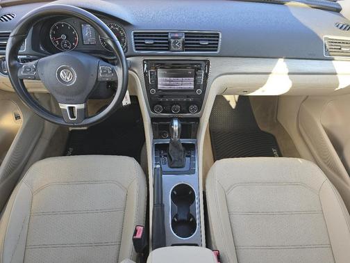 2014 Volkswagen Passat 1.8T Auto SE