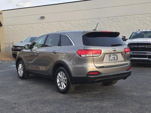 2016 Kia Sorento L