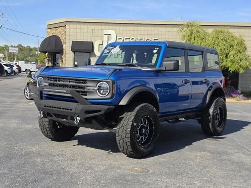 Velocity Blue Metallic 2022 Ford Bronco Base 4 Door 4x4
