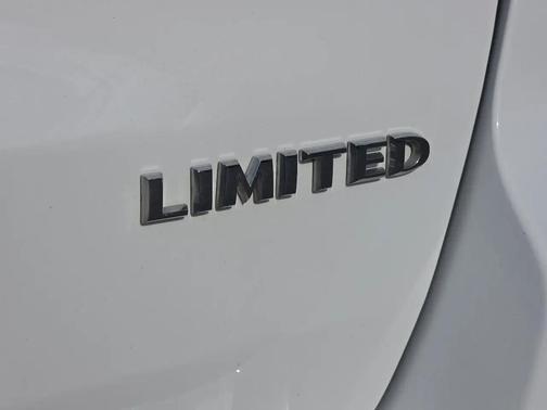 Bright White Clearcoat 2022 Jeep Grand Cherokee Limited