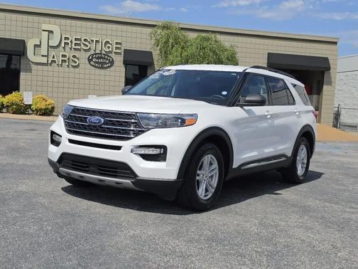WHITE 2023 Ford Explorer XLT