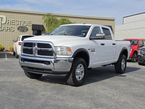 Bright White Clearcoat 2018 RAM 2500 Tradesman Crew Cab 4x4 6'4' Box