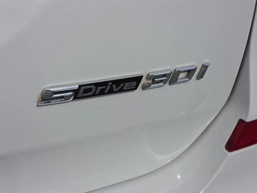 WHITE 2019 BMW X3 sDrive30i