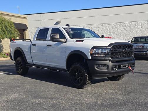 2024 RAM 2500 Tradesman Crew Cab 4x4 6'4' Box