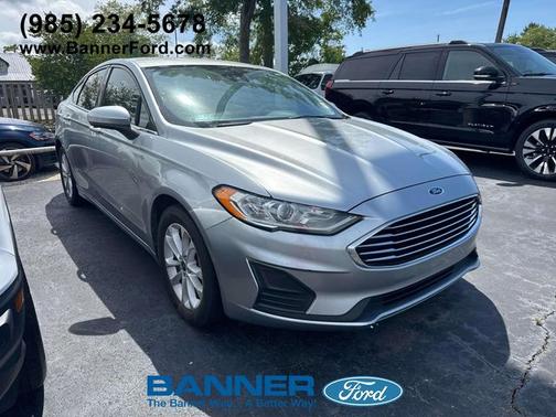 ICONIC SILVER 2020 Ford Fusion SE