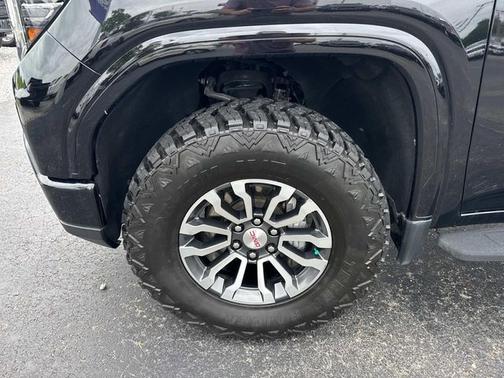 Onyx Black 2023 GMC Sierra 1500 AT4