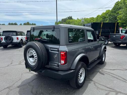CARBONIZED GRAY METALLIC 2025 Ford Bronco BASE