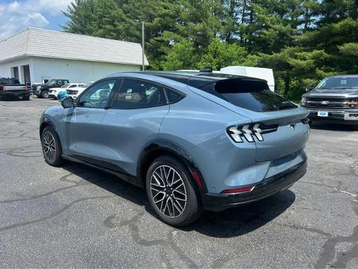 2024 Ford Mustang Mach-E PREMIUM