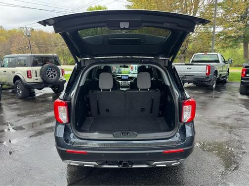 STONE BLUE METALLIC 2022 Ford Explorer XLT