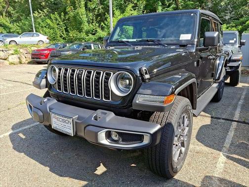 2025 Jeep Wrangler 4-Door Sahara 4x4