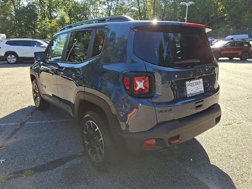 2023 Jeep Renegade Trailhawk