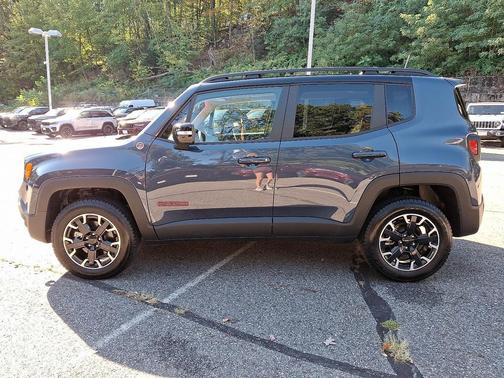 2023 Jeep Renegade Trailhawk