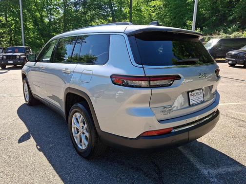 Silver Zynith 2023 Jeep Grand Cherokee L Limited