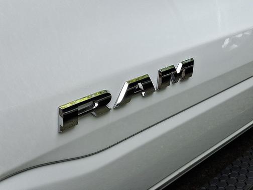 Bright White Clearcoat 2026 RAM 1500 Big Horn/Lone Star