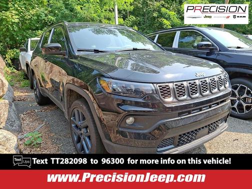 Diamond Black Crystal Pearlcoat 2026 Jeep Compass Sport