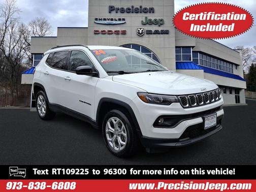 Bright White Clearcoat 2024 Jeep Compass Latitude