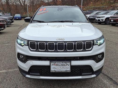 Bright White Clearcoat 2023 Jeep Compass Limited