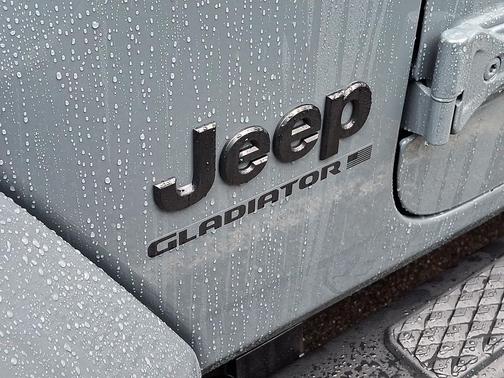 Anvil Clearcoat 2026 Jeep Gladiator Sport S