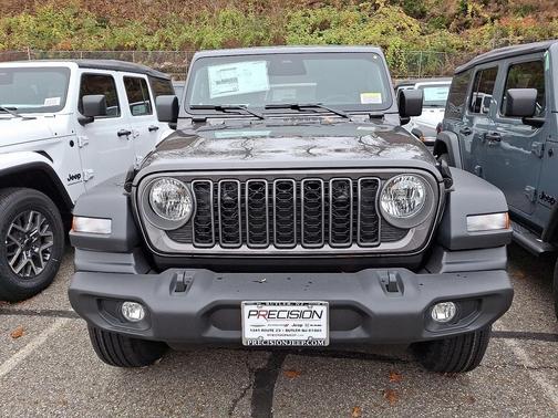 Granite Crystal Metallic Clearcoat 2026 Jeep Wrangler Sport S