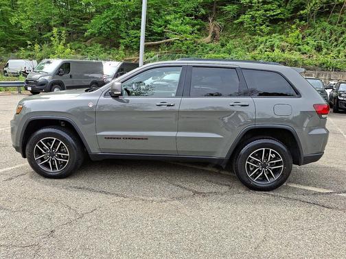 Sting-Gray Clearcoat 2021 Jeep Grand Cherokee Trailhawk