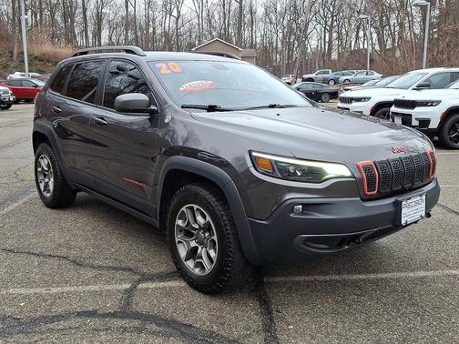 Granite Crystal Metallic Clearcoat 2020 Jeep Cherokee Trailhawk