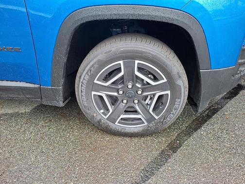 Hydro Blue Pearlcoat 2026 Jeep Cherokee Limited