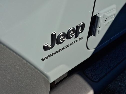 Anvil Clearcoat 2026 Jeep Wrangler Sport S