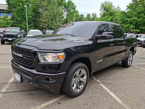 Diamond Black Crystal Pearlcoat 2023 RAM 1500 Big Horn/Lone Star