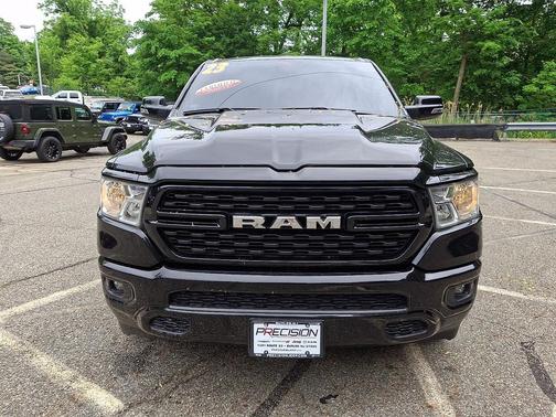 Diamond Black Crystal Pearlcoat 2023 RAM 1500 Big Horn/Lone Star