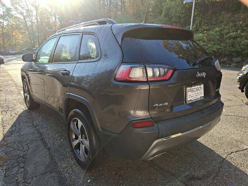 Granite Crystal Metallic Clearcoat 2022 Jeep Cherokee Limited