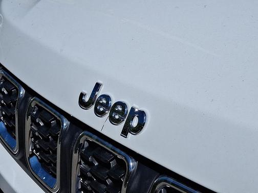Bright White Clearcoat 2025 Jeep Compass Sport
