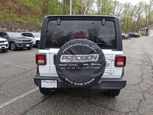 Bright White Clearcoat 2022 Jeep Wrangler Willys