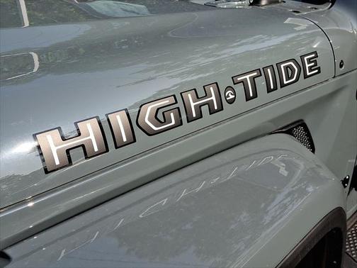 2025 Jeep Gladiator High Tide